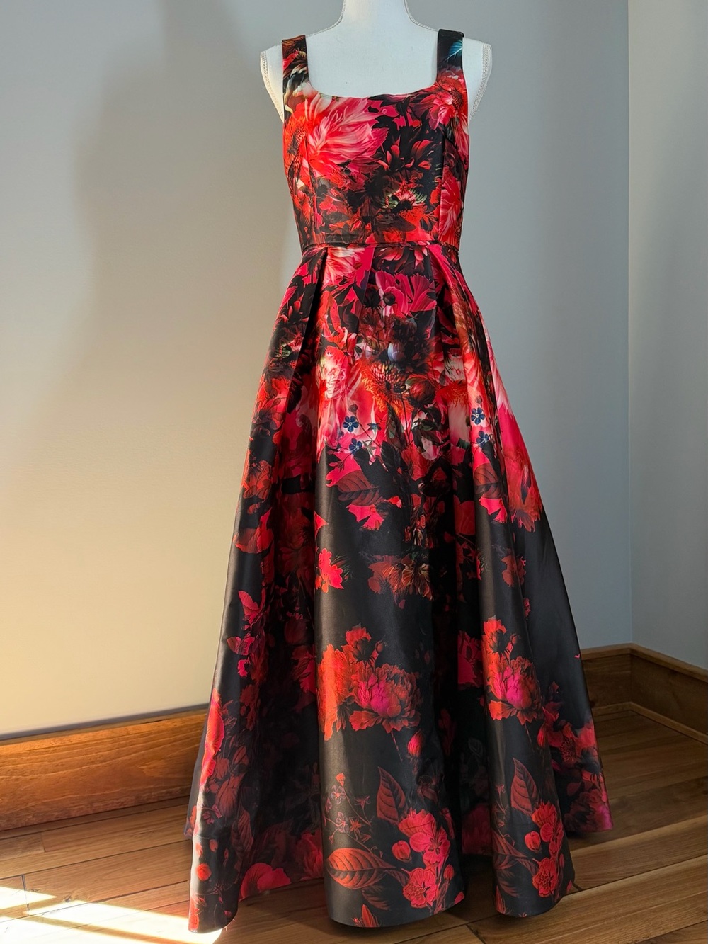 Karen Millen Maxi Black and Red Floral Fit-and-Flare